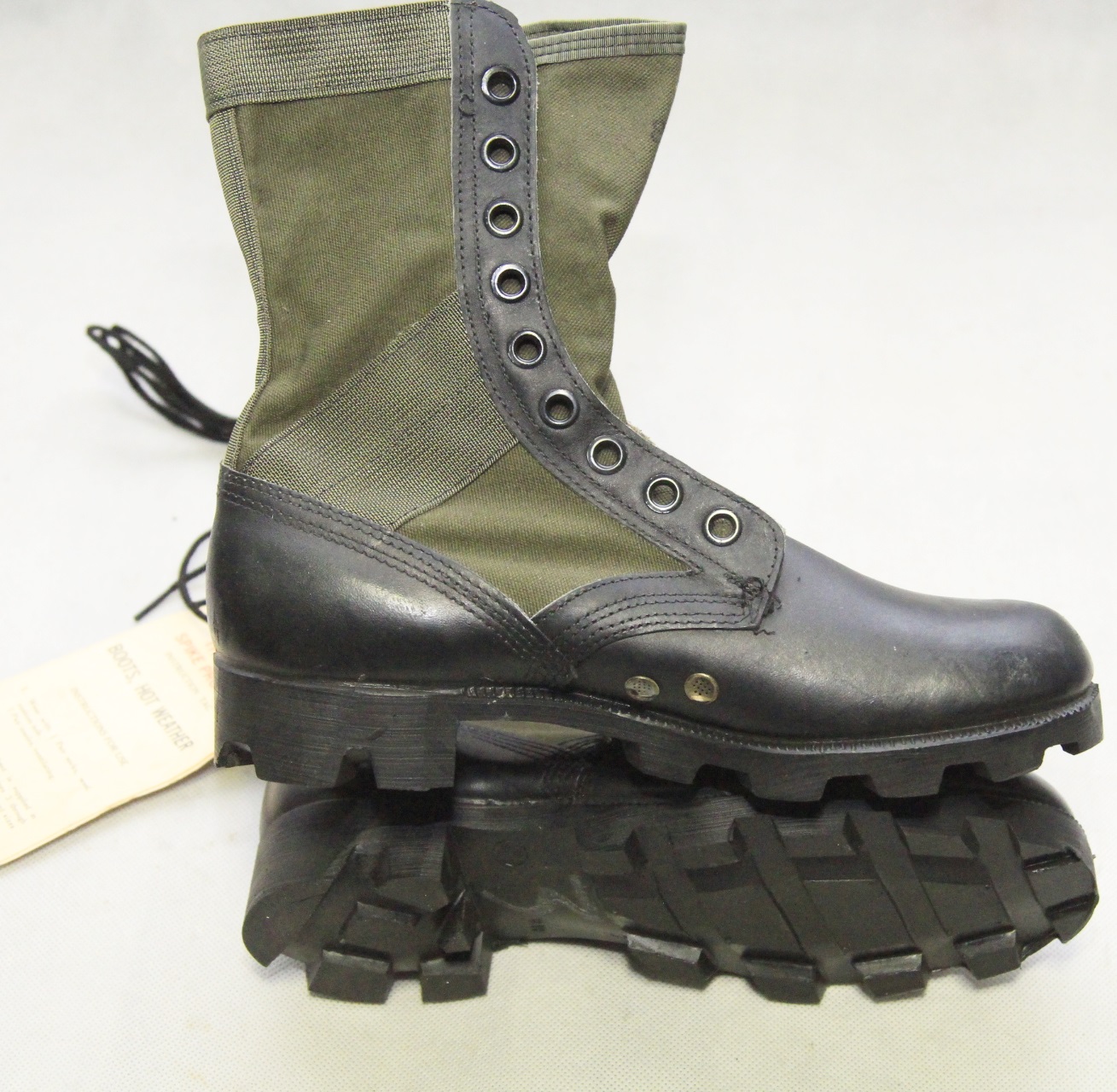 Вес берцев. Берцы Jungle Boots (Panama). Берцы Jungle Boots Panama sole. Ботинки Altama берцы Джангл. Magnum берцы Jungle Boots.