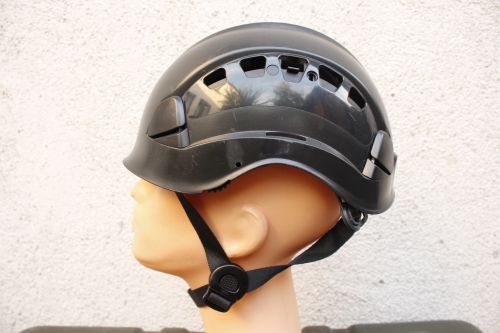 Kask wspinaczkowy Petzl Vertex Vent Bundeswehr