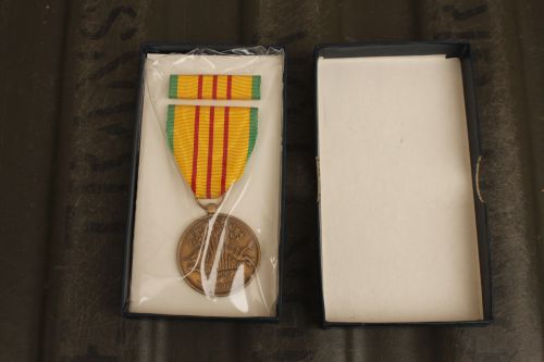 MEDAL US ARMY VIETNAM SERVICE 1969